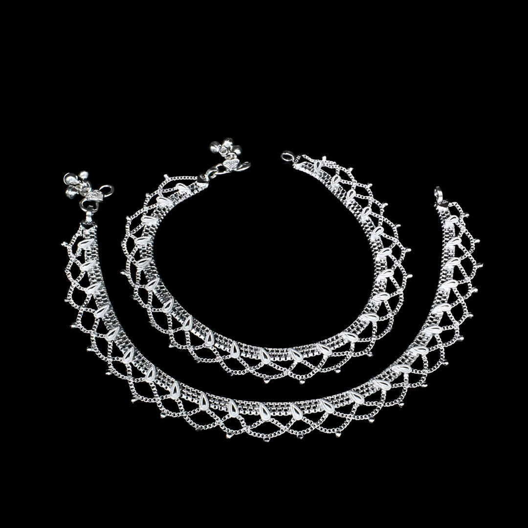 Party Wear Silver Anklets For Ladies - Karizma Jewels 