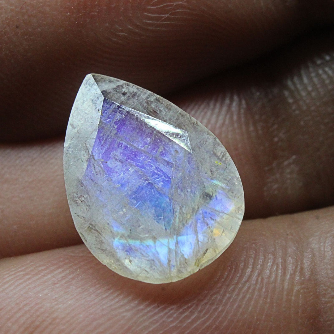3.7Ct Natural Rainbow Moonstone Pear shape Gemstone