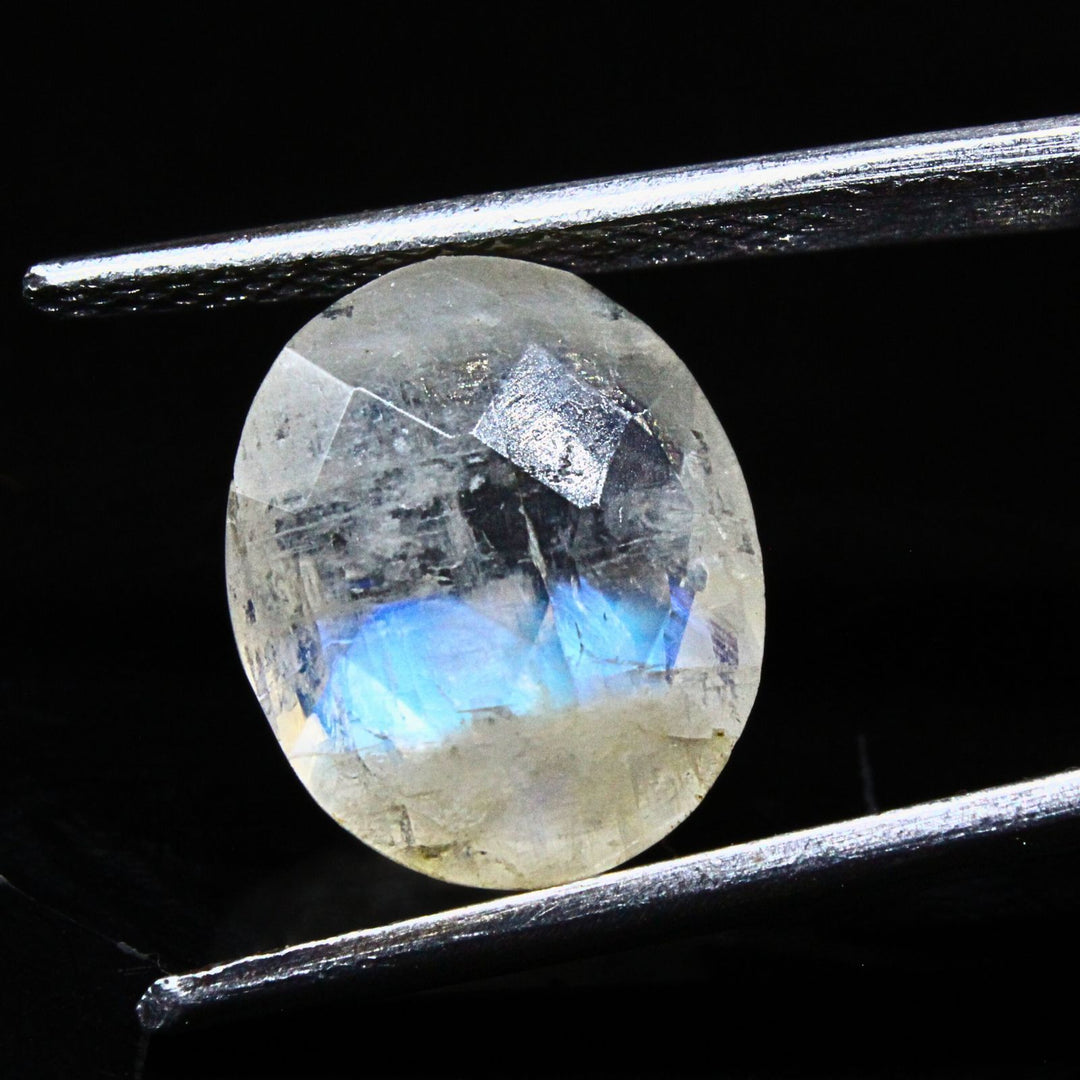 3.8Ct Natural Rainbow Moonstone Oval Cut Gemstone