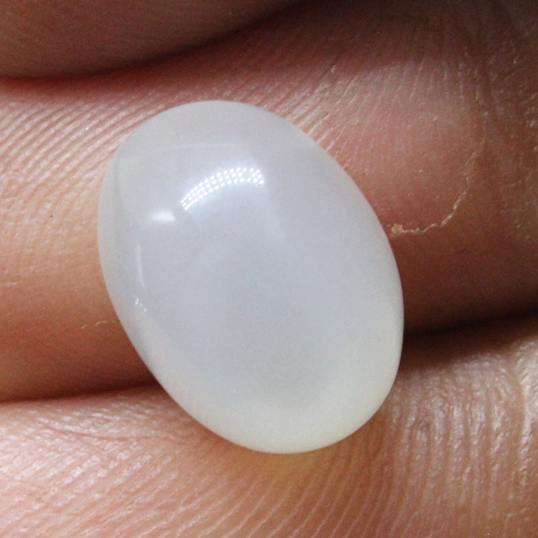 3.7Ct Natural Cloudy white Moonstone Oval Rashi Gemstone