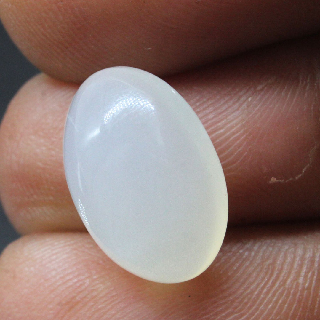 5.4Ct Natural Cloudy white Moonstone Oval Rashi Gemstone