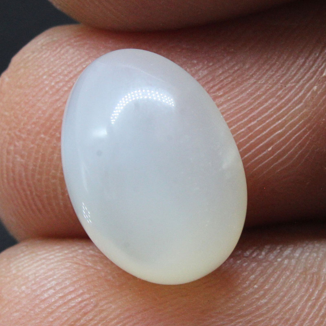 4.6Ct Natural Cloudy white Moonstone Oval Rashi Gemstone