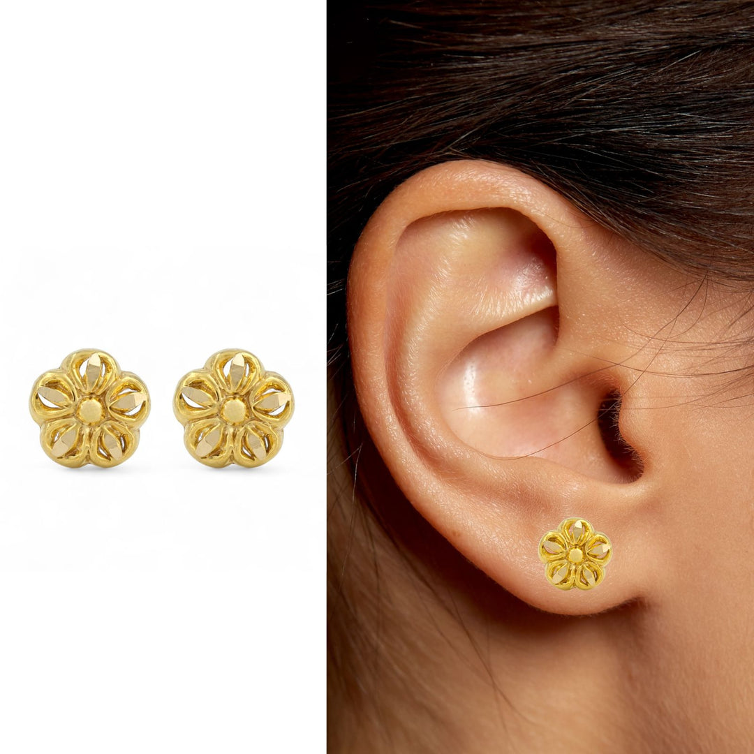 Nozera tiny 18K Gold Floral Nose\Ear Stud – Screw Back Nose Pin Made in India
