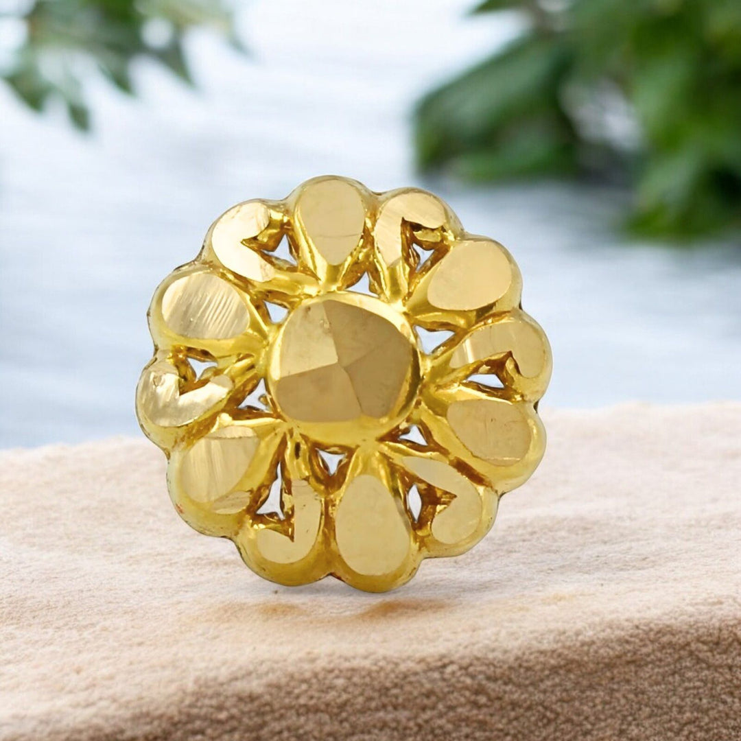 Nozera 18K Gold Screw back Nose\Ear Stud – Lightweight Gold Nose Jewelry