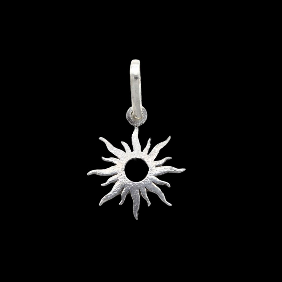 925 Sterling Silver Sun unisex Pendant for Lal Kitab Remedy