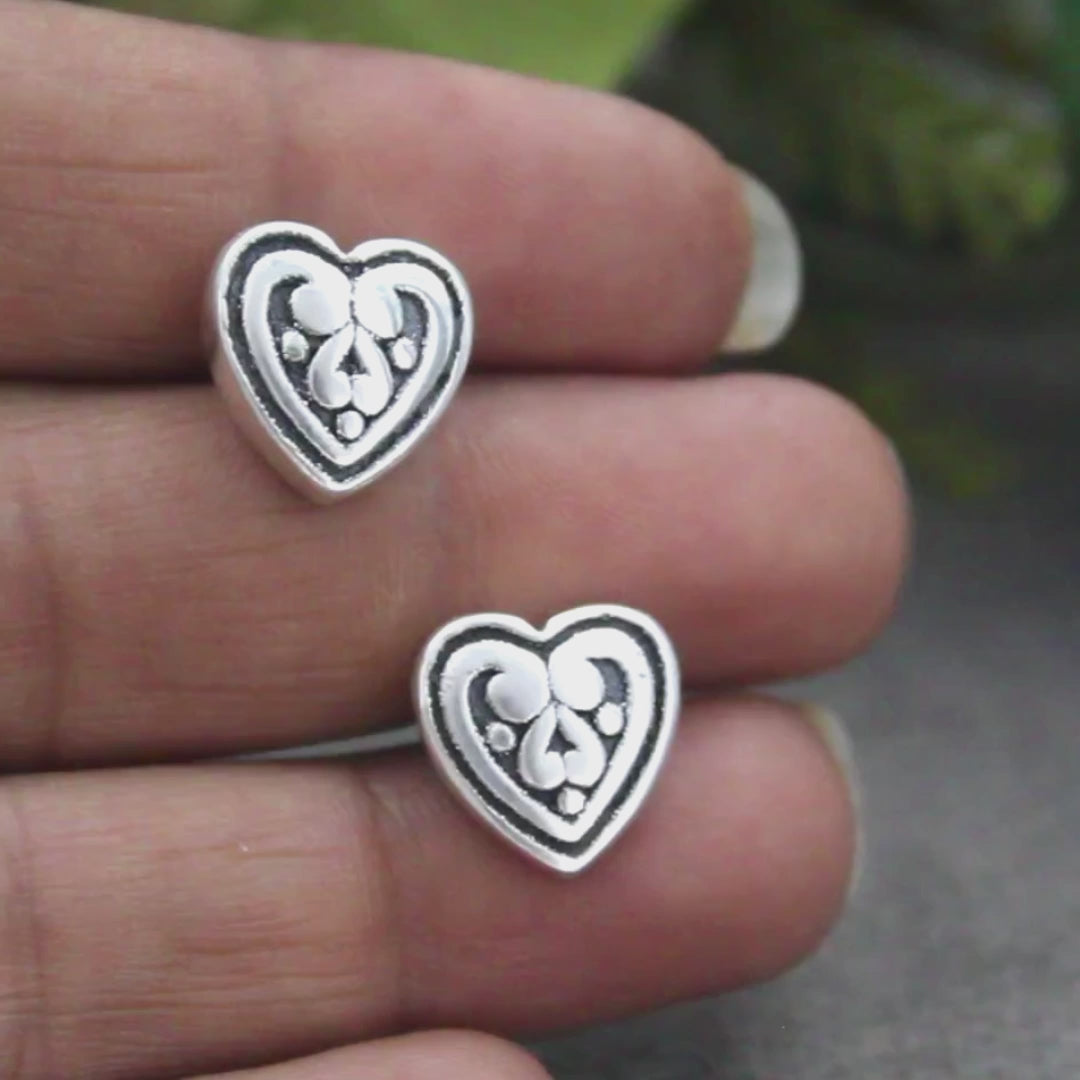Boho Look 925 Sterling Silver Oxidized Mini Heart Post Stud Earrings