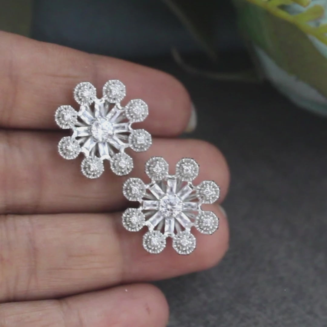 Unique 925 Sterling Silver White CZ Flower Studs Earrings