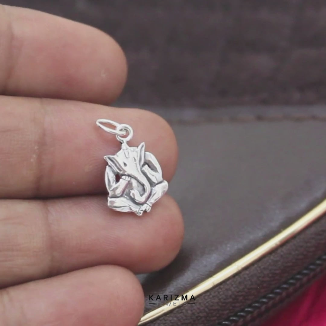 Antique Style Traditional Ganesha 925 Silver Pendant