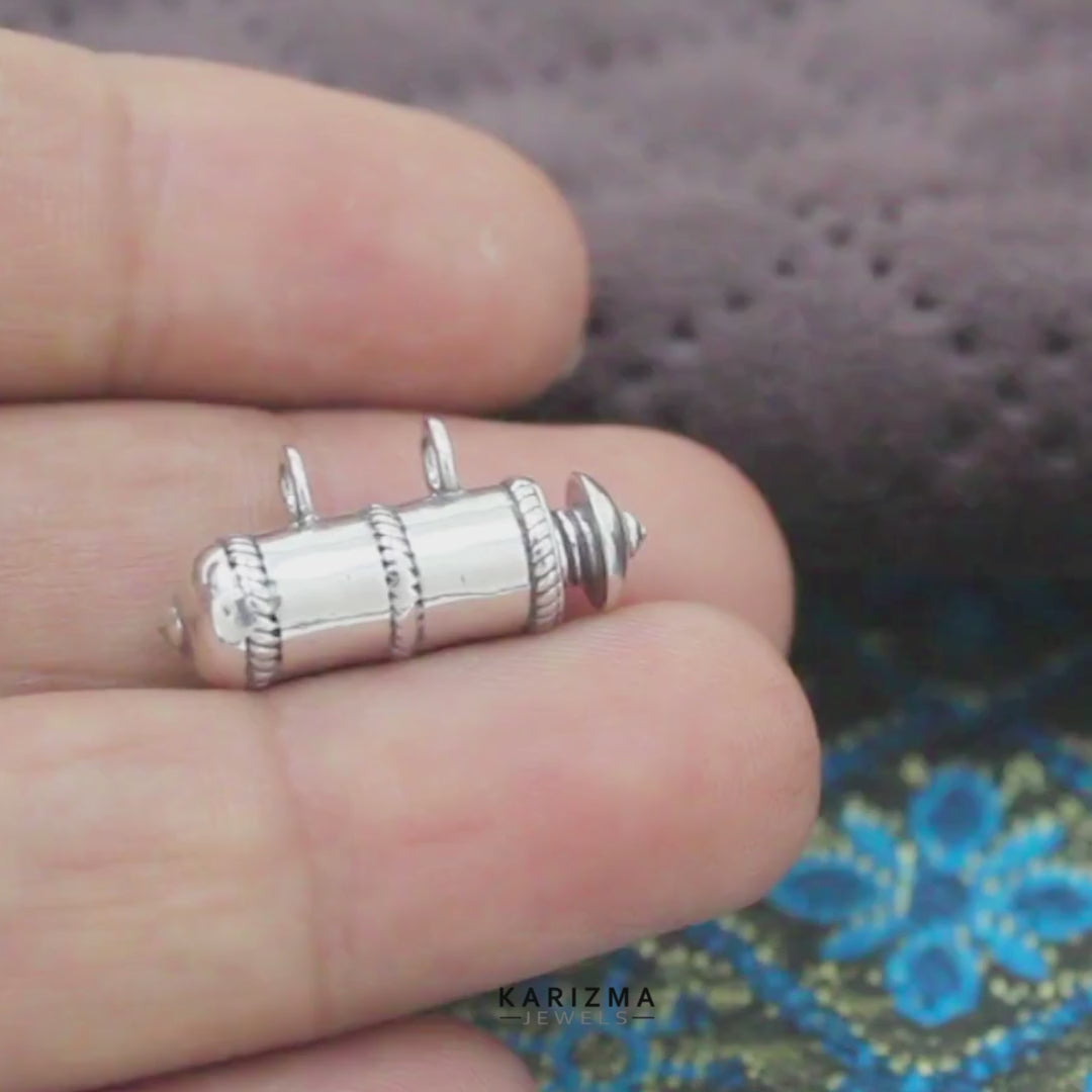925 Sterling Silver Cylindrical Design Openable Tabeez Oxidized Pendant