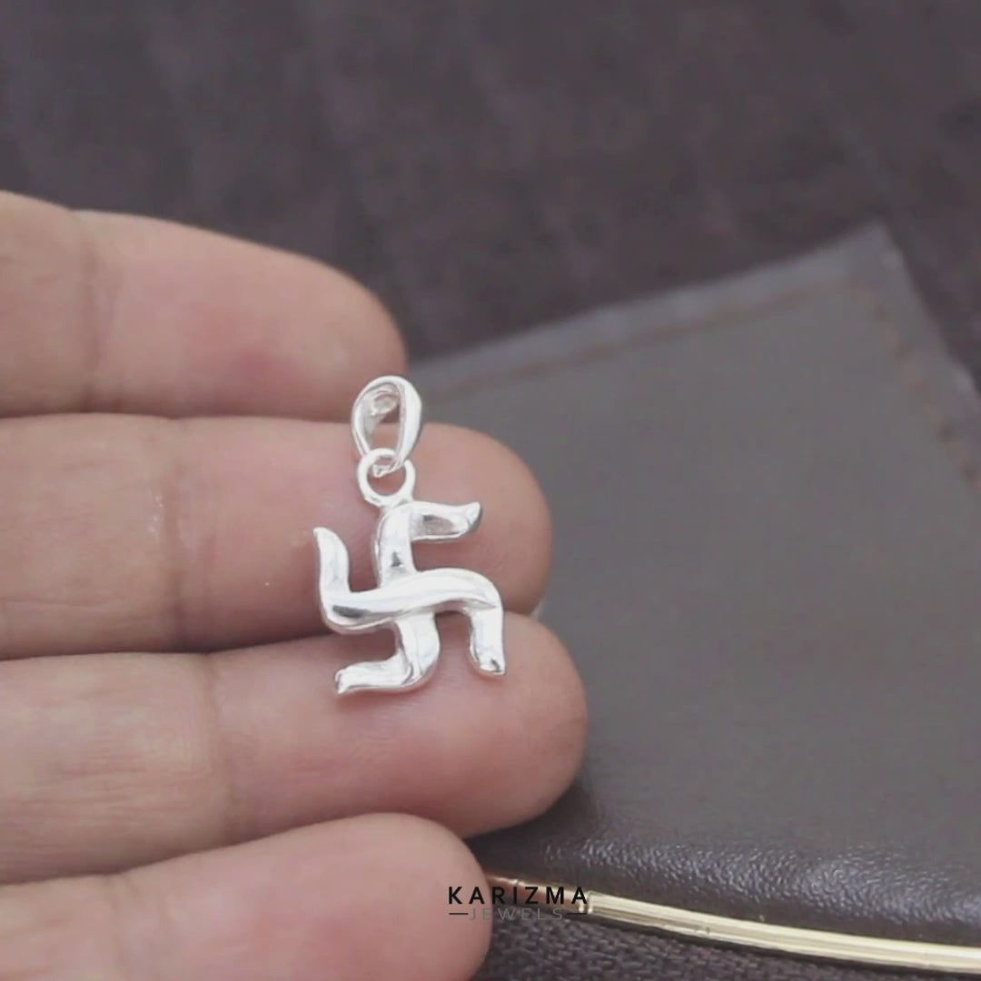 Indian Charming 925 Sterling Silver Pendant