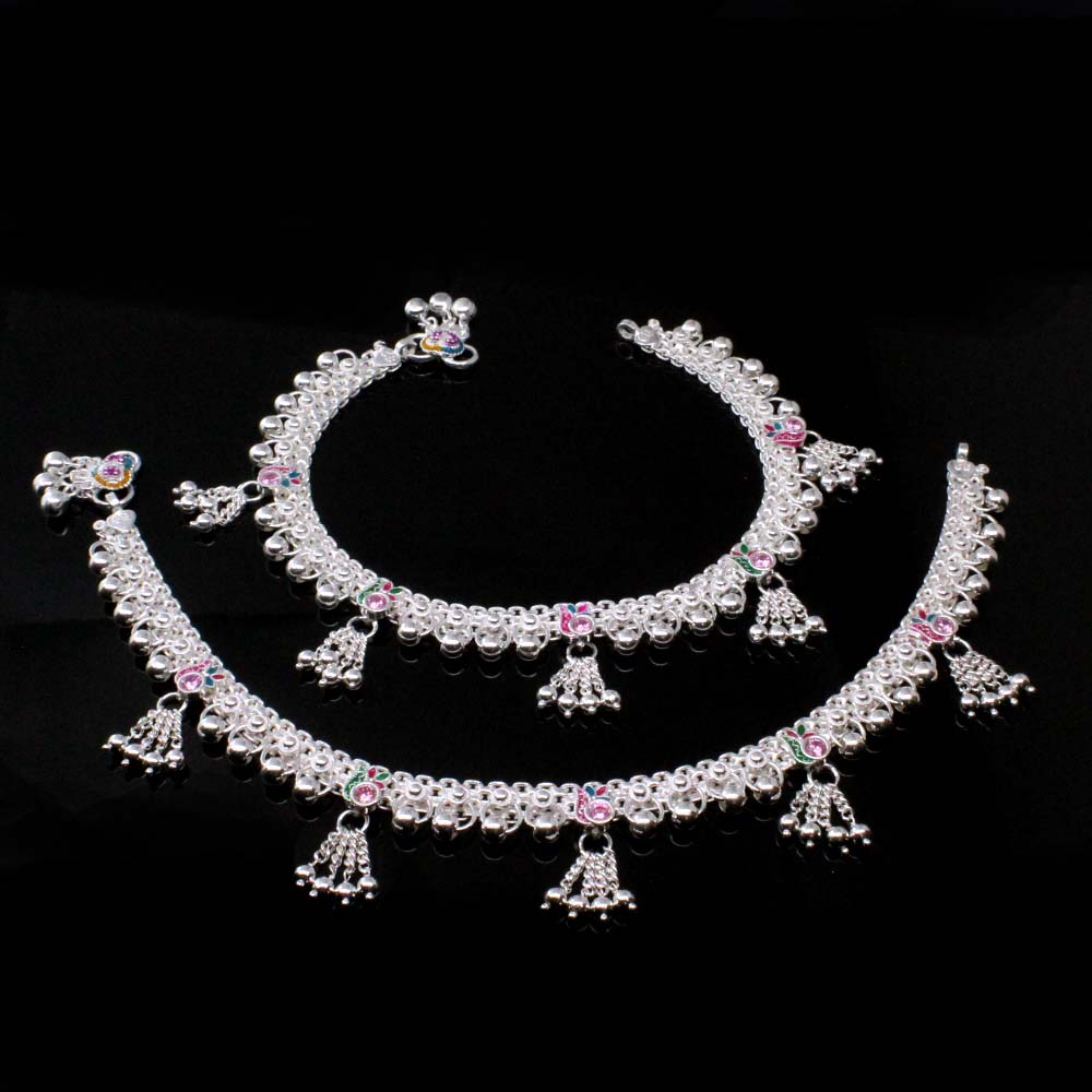 Silver anklets for bridal girls at best prices.