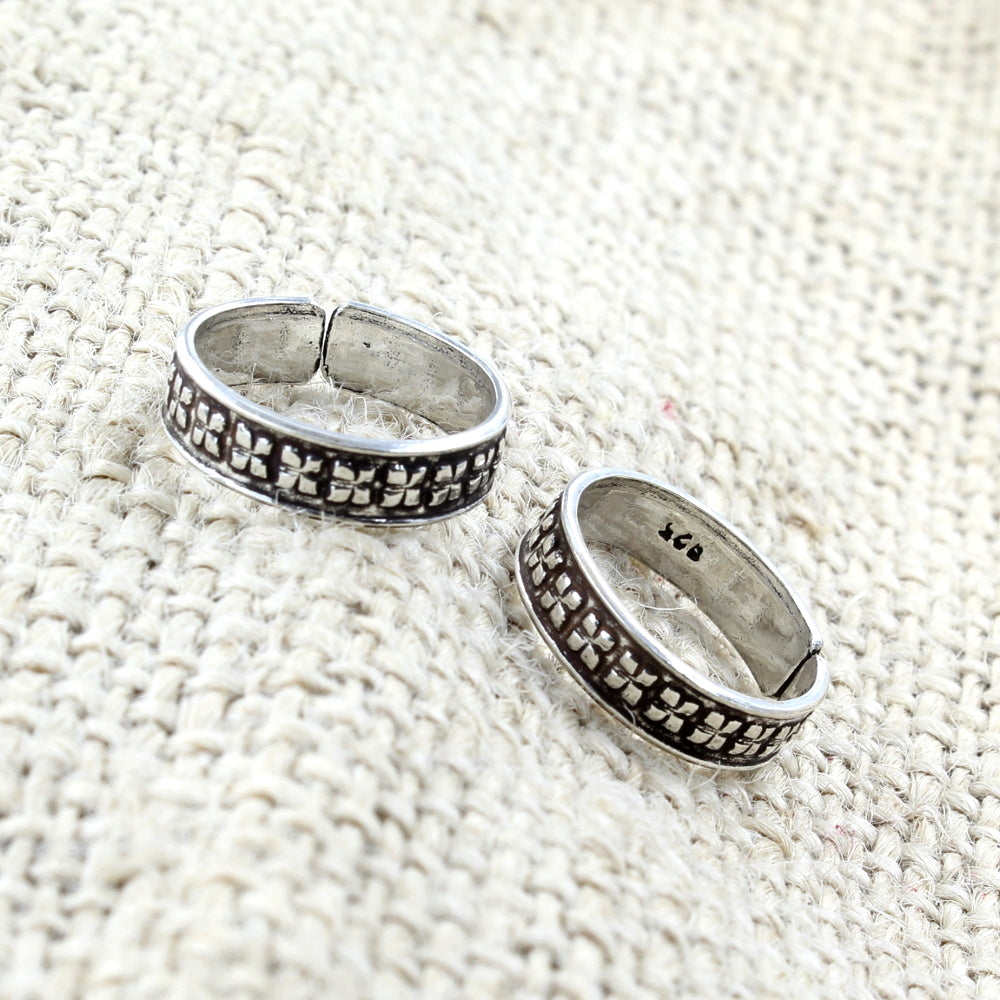 Boho Style 925 Silver Oxidized Women foot toe rings band - Pair