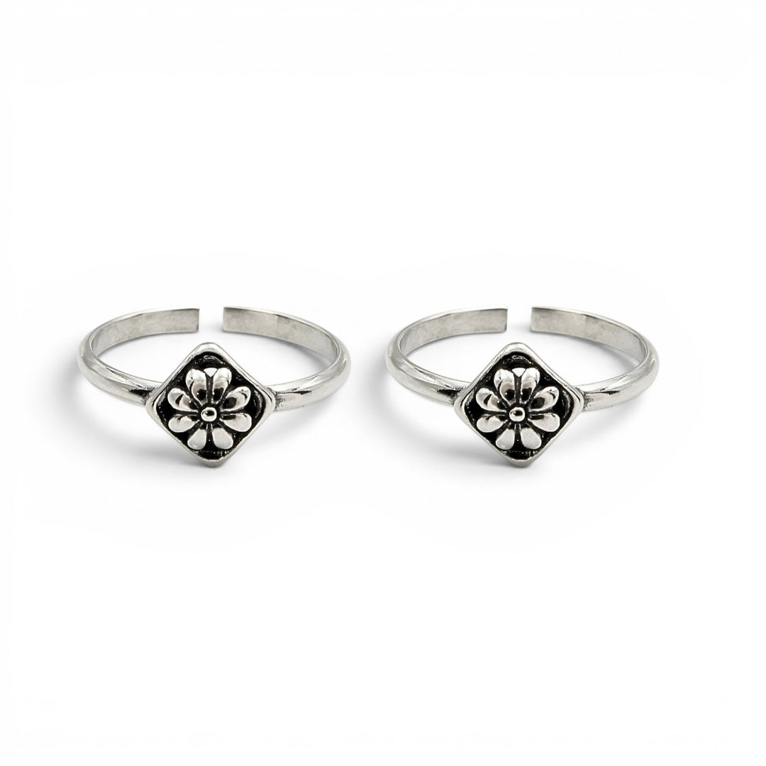 Oxidized Latest Style 925 Real Silver Women Flower Design Toe Ring - Pair