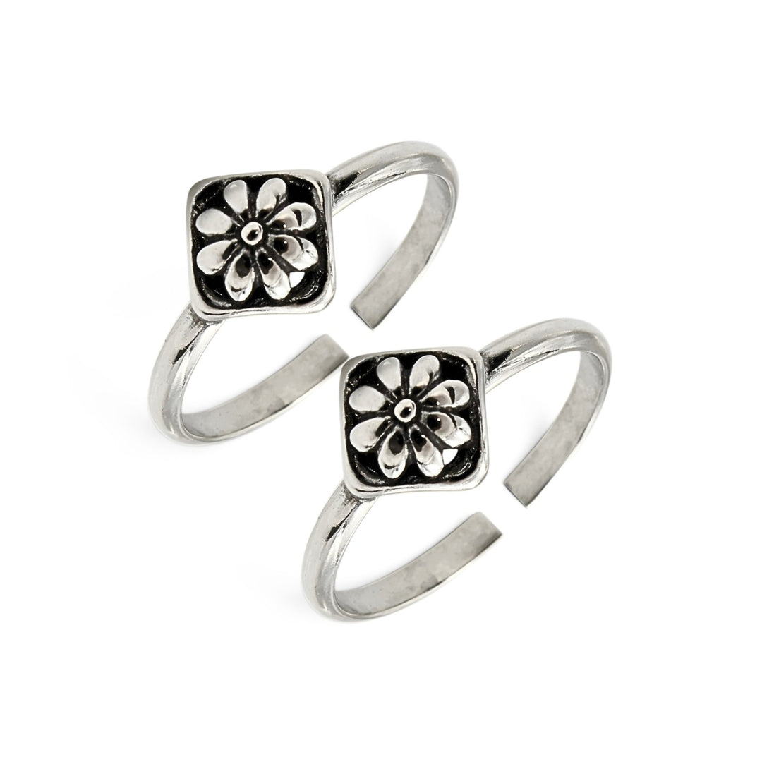 Oxidized Latest Style 925 Real Silver Women Flower Design Toe Ring - Pair