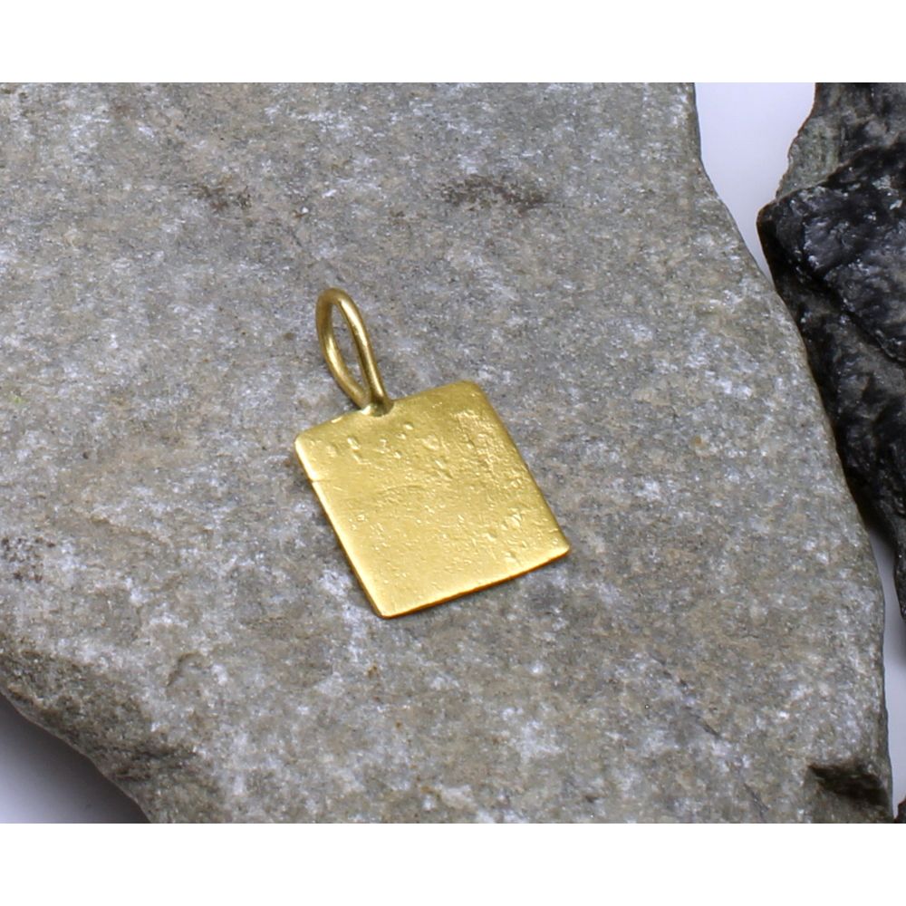 Pure Gold Square piece pendant for lal kitab red book remedy