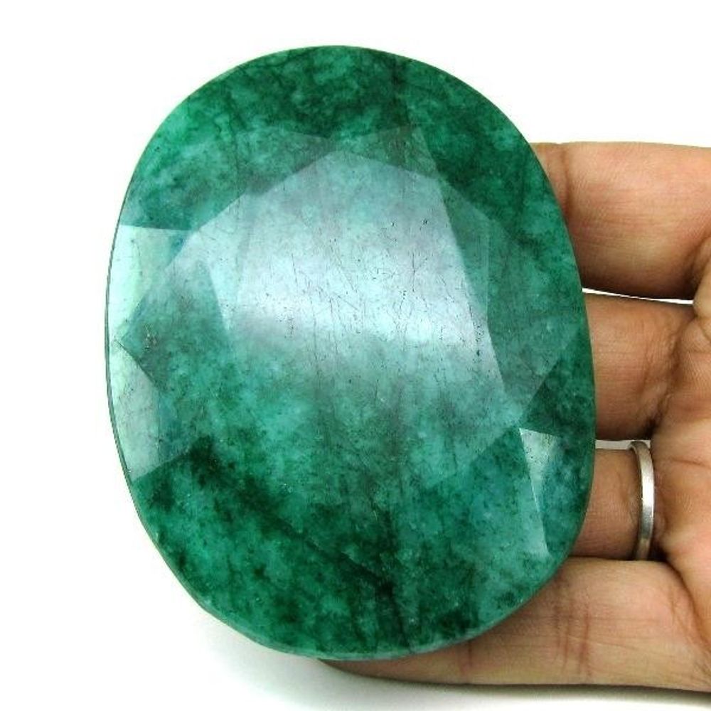 Rare-Huge-670Ct-Natural-Brazilian-Green-Emerald-Oval-Shape-Faceted-Gemstone