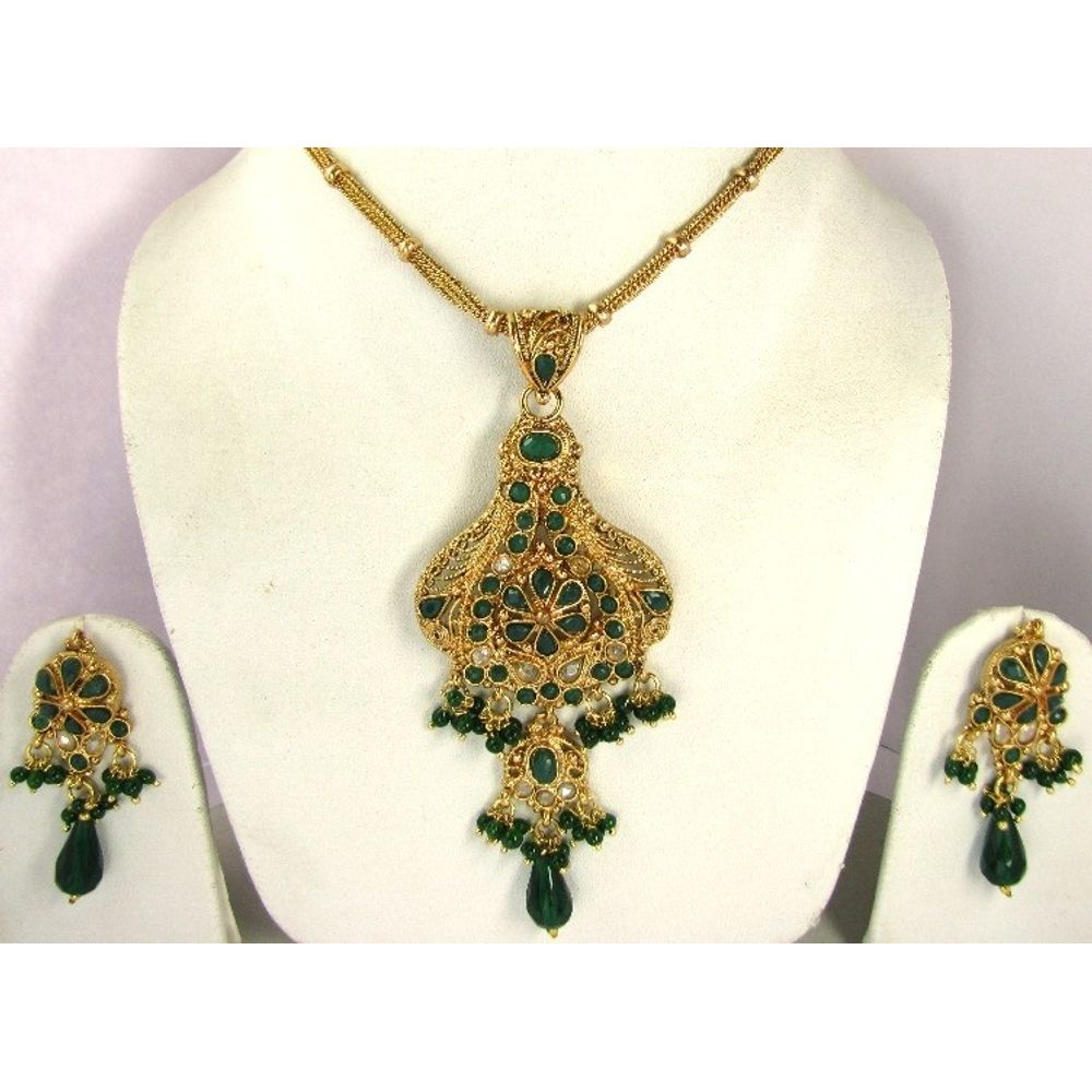 Bollywood-Fashion-Maroon-Polki-&-Beads-Pendant-Earrings-Chain-Jewelry-Set