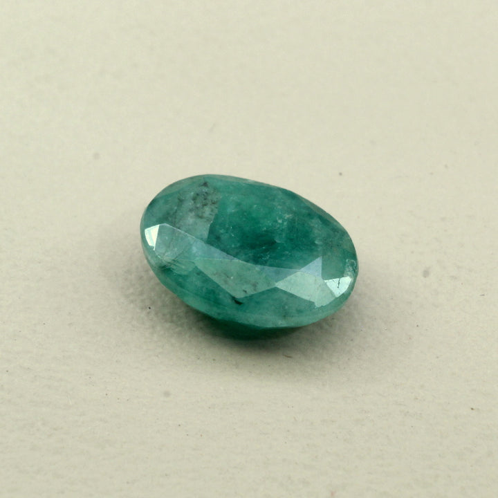 Certified 3.70Ct Natural Green Oval (Panna) Oval Cut Gemstone