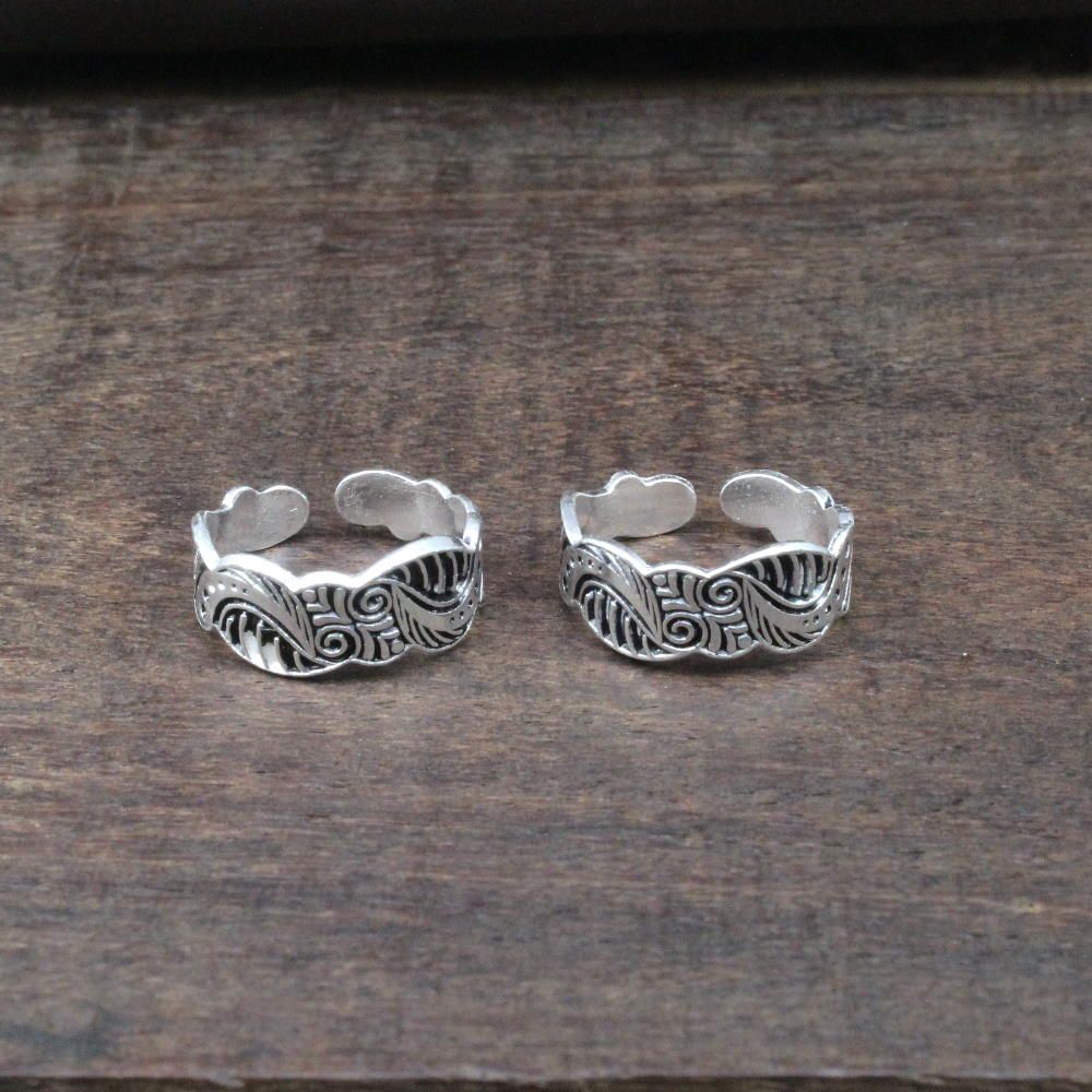 Silver toe ring