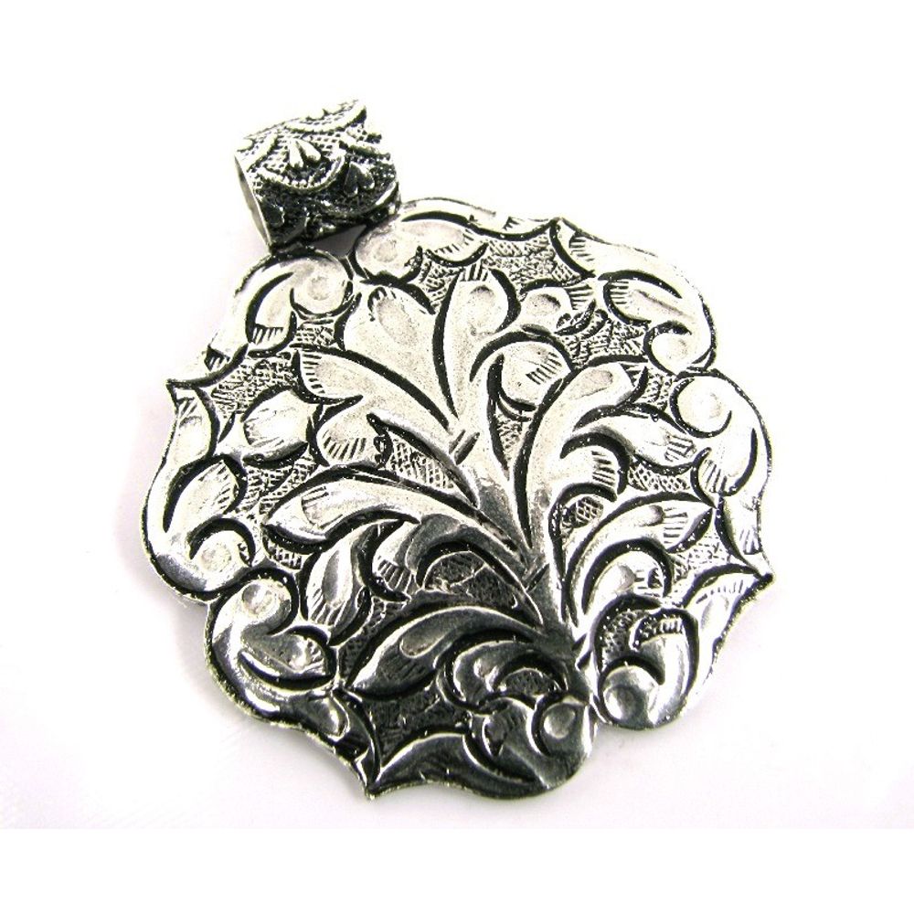 Hand-Crafted-Antique-Mughal-Style--Inscribed-925-Sterling-Silver-Pendent